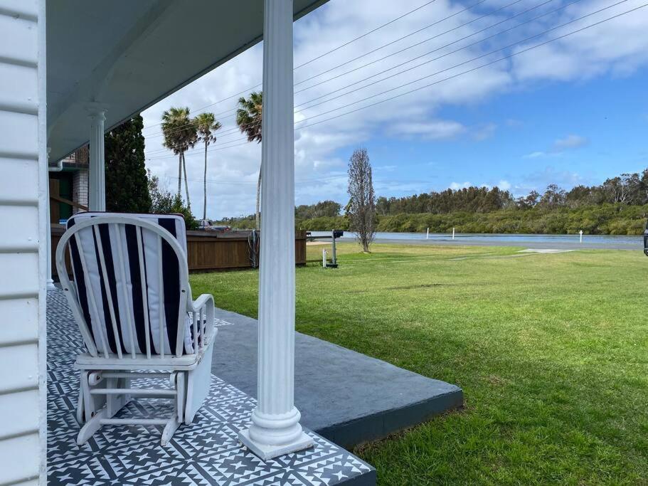 Wallis Lakehouse Villa Tuncurry Exterior photo